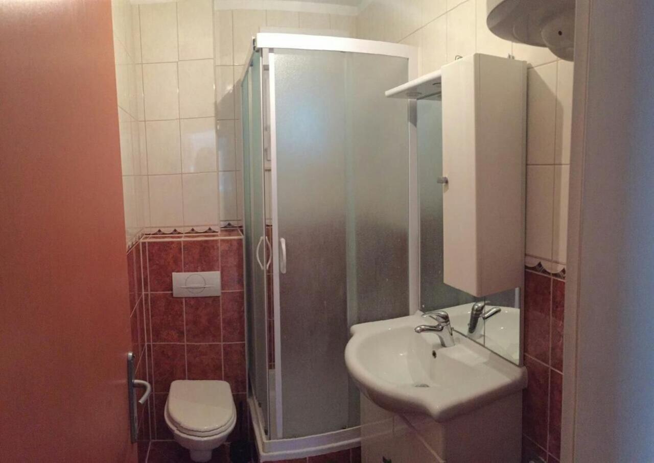 Apartment Zdrave - Free Parking Makarska Esterno foto